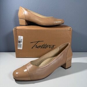 Trotters Daisy Nude Leather Patent Cap Toe Block Heel Pumps T2053-130 Mens 9.5 N